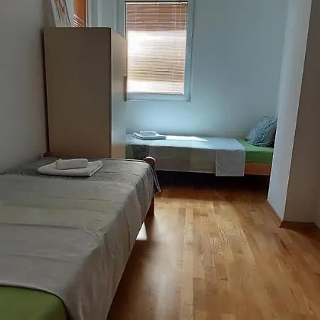 Ira's 2 Bedroom Central Place With Private Parking * Skopje