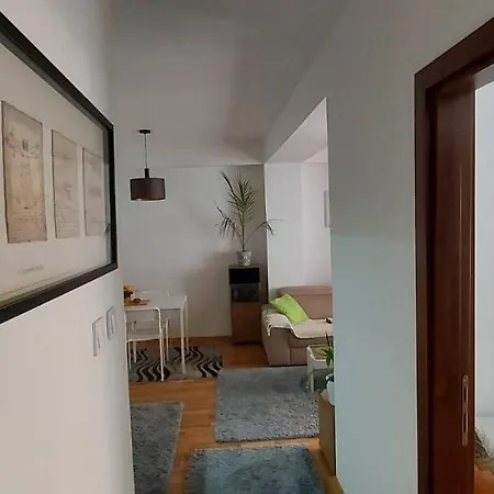 Ira's 2 Bedroom Central Place With Private Parking * Skopje